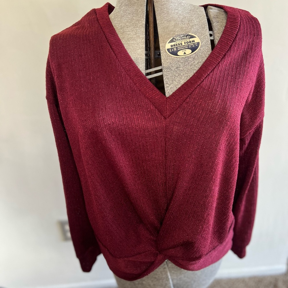 Lush Maroon V-Neck Sweater‎ Women's Large